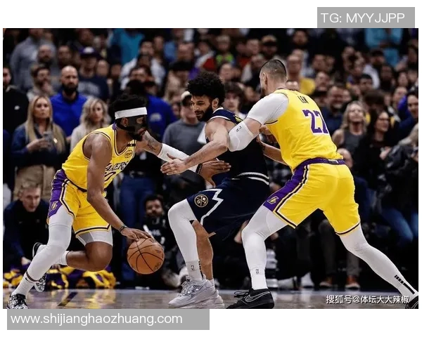 午后湖人对决鹈鹕激烈比赛引发球迷热情高涨