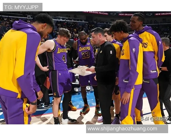 詹姆斯带领湖人对决鹈鹕精彩集锦回顾与分析